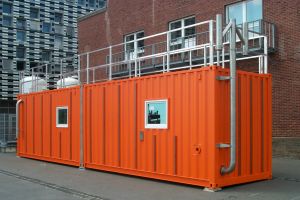 Laborcontainer-Anlage / Außenansicht - Dachgeländer und Belüftungssystem - h+s container GmbH