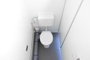 20' Sanitäcontainer / WC-Abteil mit Toilette - h+s container GmbH