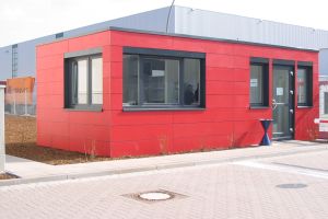 8m Bürocontainer mit Eternit-Außenfassade / Außenansicht - h+s container GmbH