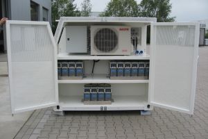 5,5m Energiespeichercontainer mit Isolierung / Batterien und Klimaanlage - h+s container GmbH