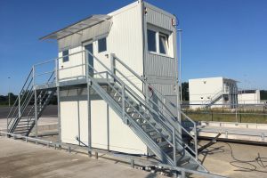 Waagecontainer 2er-Anlage mit Außentreppenanlage / Containeranlage - Außenansicht - h+s container GmbH